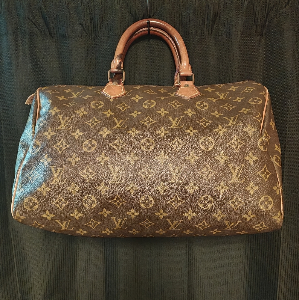 Louis Vuitton Monogram Speedy 35